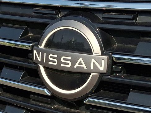 Used 2025 Nissan Rogue SV FWD image 27
