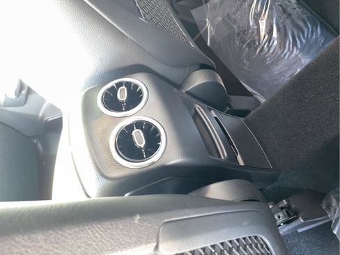 Used 2022 Mercedes-Benz GLA 250 4MATIC image 19