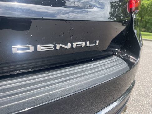 Used 2024 GMC Yukon Denali Ultimate AWD/4WD image 8