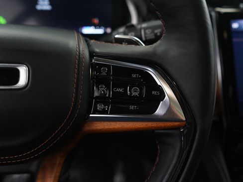 Used 2022 Jeep Grand Cherokee L Summit w/ Advanced Protech Group IV image 18