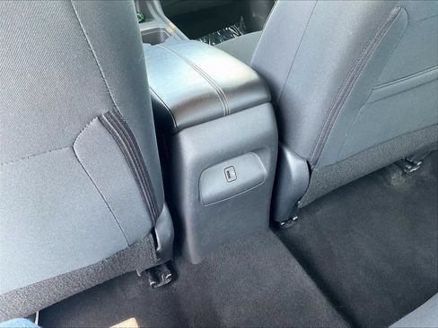 Used 2024 Nissan Sentra SV FWD image 10