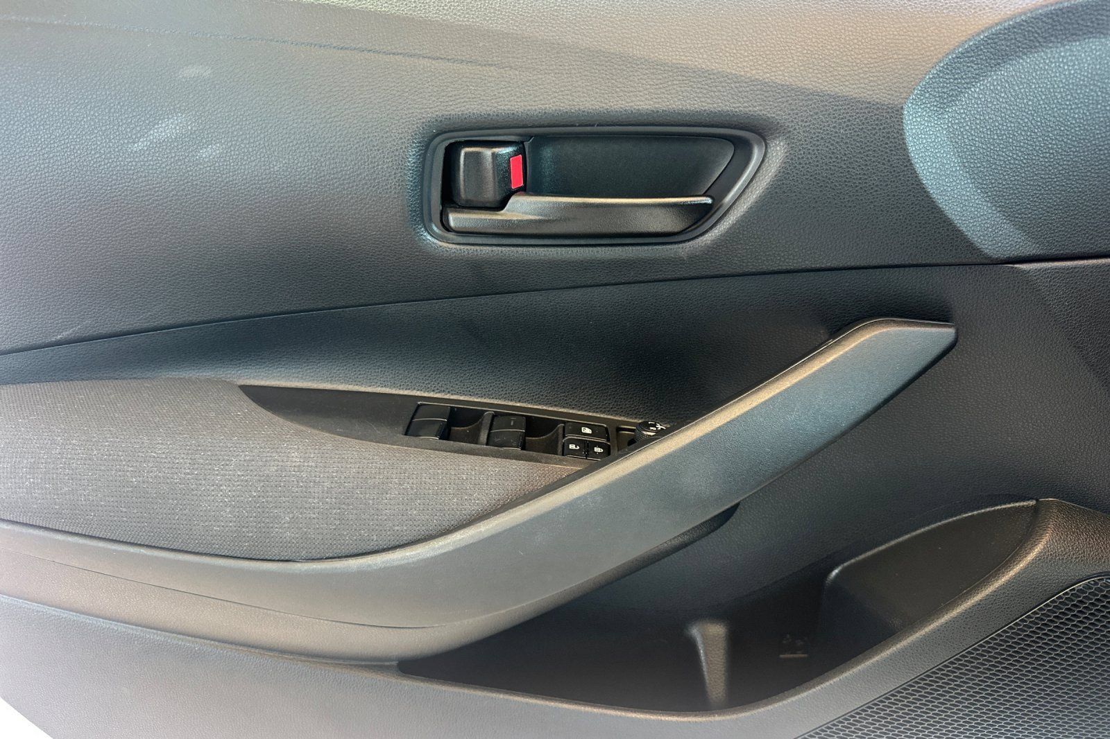 Used 2023 Toyota Corolla LE FWD image 13
