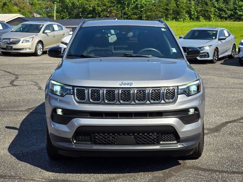 Used 2023 Jeep Compass Latitude w/ Sun and Sound Group AWD/4WD image 22