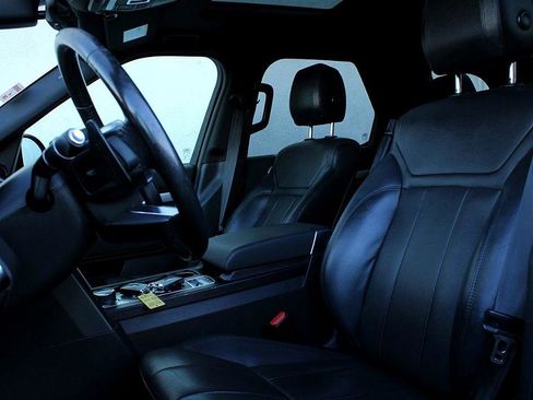 Used 2020 Land Rover Discovery Landmark image 11