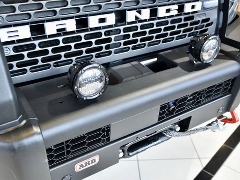 Used 2023 Ford Bronco Badlands image 11