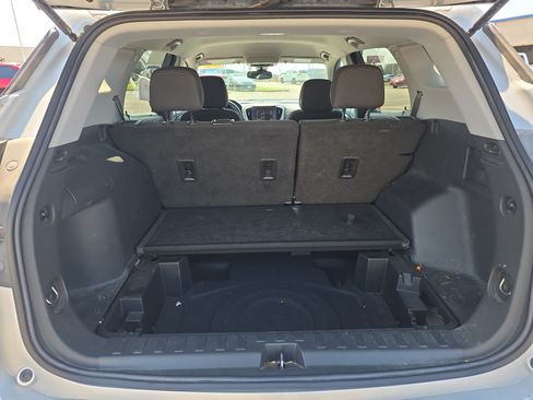 Used 2022 GMC Terrain SLE FWD image 11