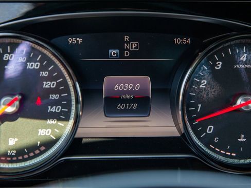 Used 2018 Mercedes-Benz E 400 4MATIC Coupe image 19