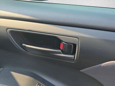 Certified 2024 Toyota Highlander LE FWD image 23