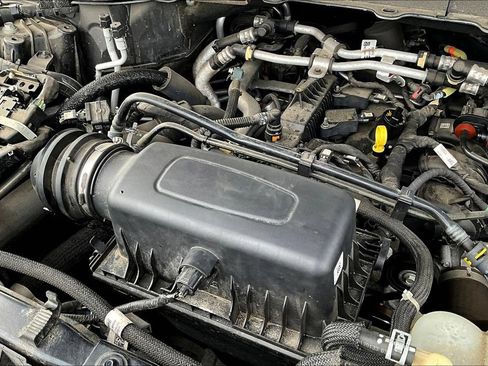 Used 2022 Ford Explorer XLT w/ Equipment Group 202A RWD image 34
