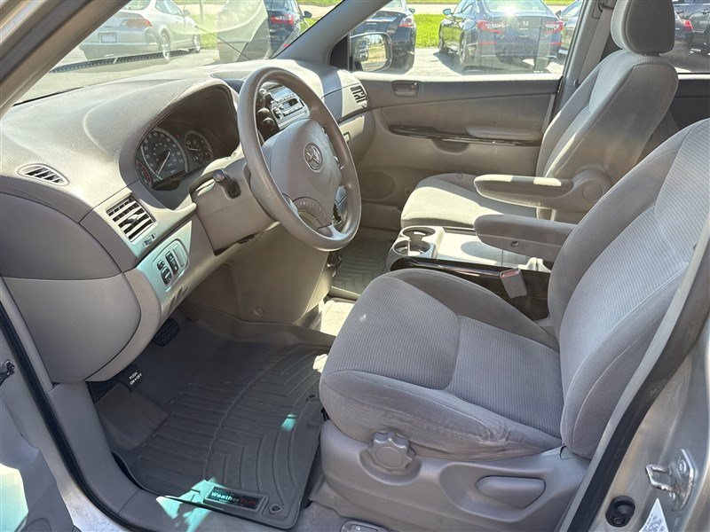 Used 2004 Toyota Sienna LE FWD image 5