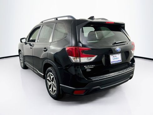 Used 2021 Subaru Forester Premium AWD/4WD image 7