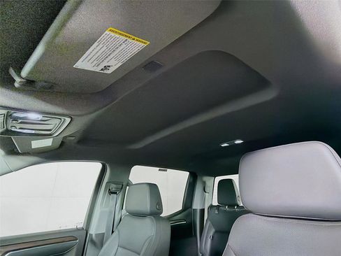 Used 2025 GMC Sierra 1500 SLT AWD/4WD image 5