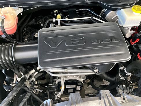 Used 2022 RAM 1500 Big Horn AWD/4WD image 32