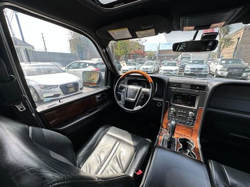 Used 2015 Lincoln Navigator 4WD image 15