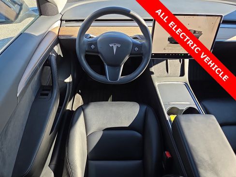 Used 2023 Tesla Model 3 Standard Range image 11
