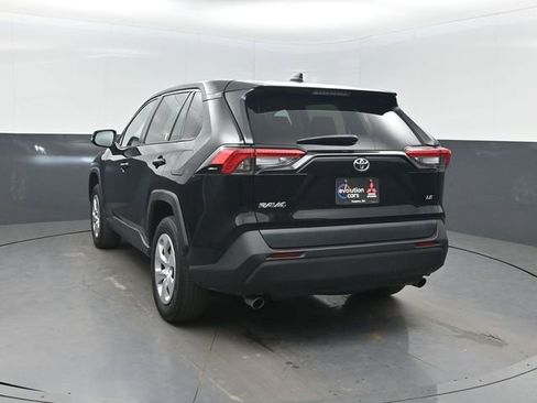 Used 2022 Toyota RAV4 LE image 3