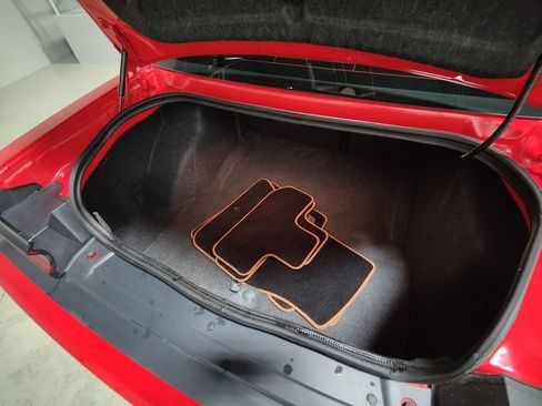 Used 2015 Dodge Challenger R/T Plus image 9