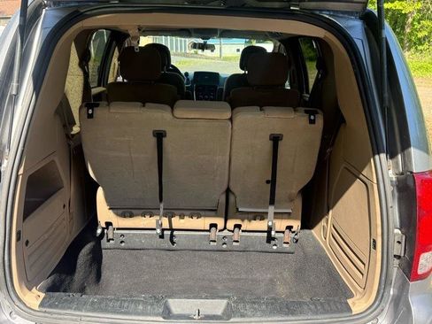 Used 2015 Dodge Grand Caravan SE w/ Quick Order Package 29E SE FWD image 12
