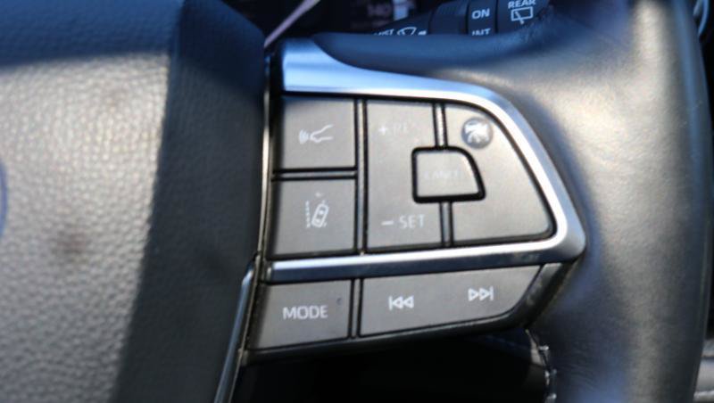 Used 2021 Toyota Highlander Limited AWD/4WD image 11