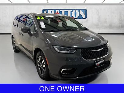 Used 2022 Chrysler Pacifica Touring-L