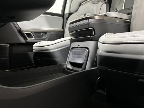 Used 2022 Rivian R1T Adventure image 31