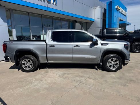 Used 2023 GMC Sierra 1500 SLE AWD/4WD image 6