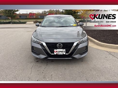 Used 2023 Nissan Sentra SV image 3