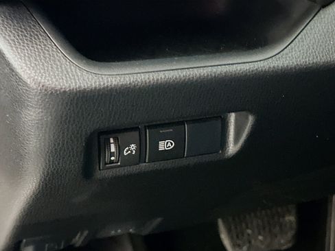 Used 2019 Toyota RAV4 XLE image 17