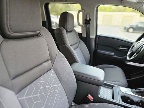 Certified 2025 Nissan Frontier SV w/ SV Convenience Package RWD image 14