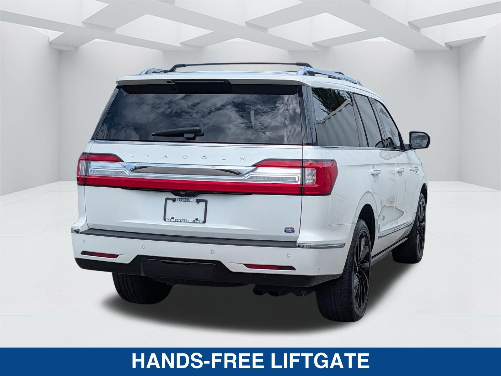 Used 2021 Lincoln Navigator Reserve AWD/4WD image 5