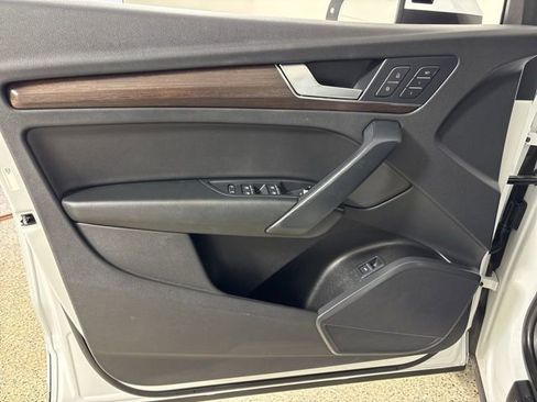 Used 2023 Audi Q5 2.0T Premium w/ Convenience Package image 26