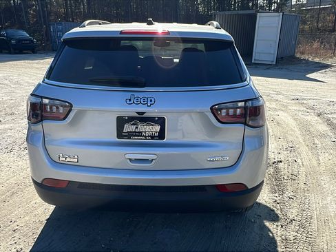 Used 2024 Jeep Compass Latitude image 9