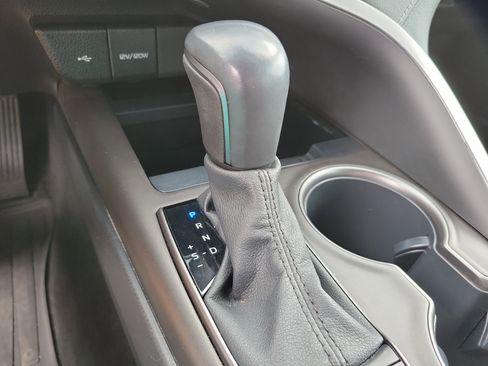 Used 2022 Toyota Camry XSE image 16