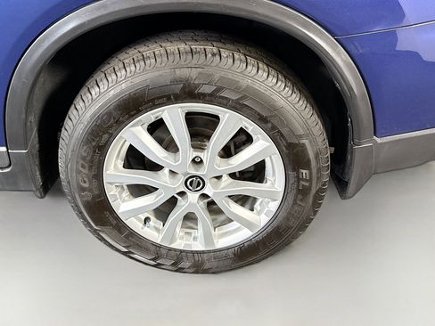 Used 2018 Nissan Rogue SV FWD image 37