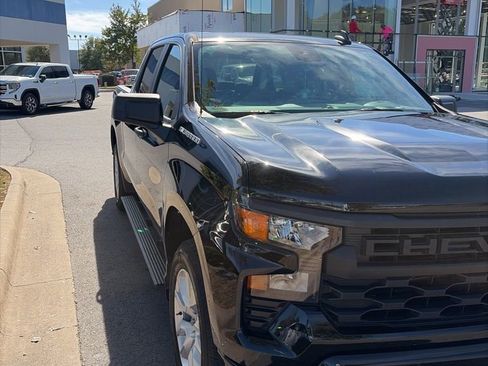 Used 2022 Chevrolet Silverado 1500 Custom image 12