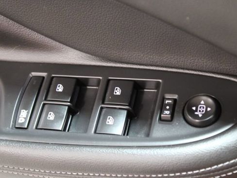 Used 2020 Buick Envision Essence image 11