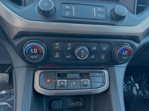 Used 2021 GMC Acadia Denali w/ Trailering Package AWD/4WD image 16