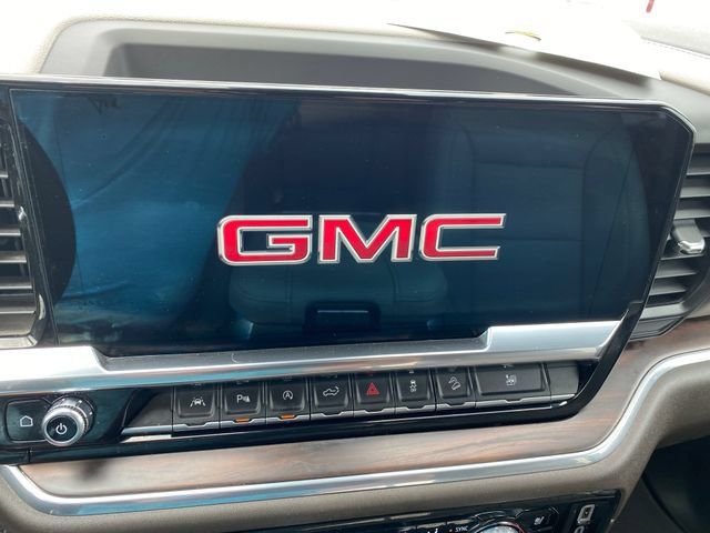 Used 2023 GMC Sierra 1500 SLT AWD/4WD image 16