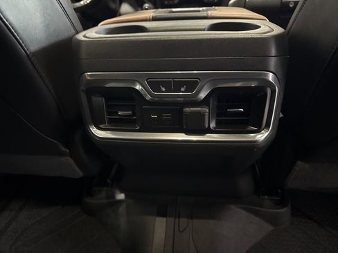 Used 2019 Chevrolet Silverado 1500 High Country w/ Technology Package image 18