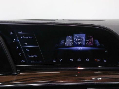 Used 2022 Cadillac Escalade Sport Platinum w/ LPO, ONYX Package AWD/4WD image 33