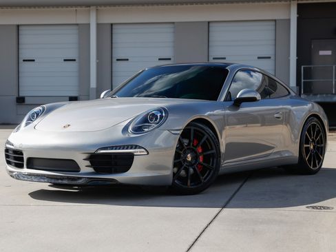 Used 2013 Porsche 911 Carrera 4 image 1