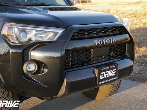 Used 2022 Toyota 4Runner TRD Off-Road Premium w/ Moonroof Package image 3