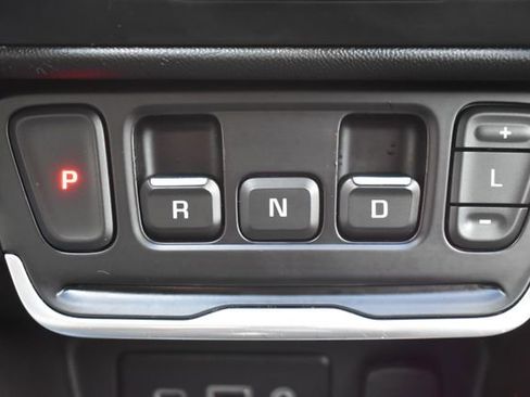 Used 2019 GMC Terrain SLE w/ Driver Convenience Package image 31