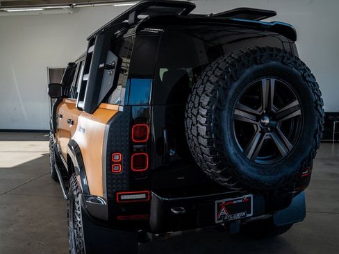 Used 2022 Land Rover Defender 110 X-Dynamic SE image 27