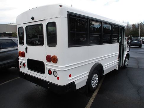 Used 2023 Ford Transit 250 image 3