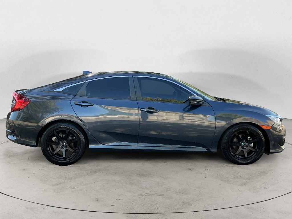 Used 2017 Honda Civic EX-T image 4