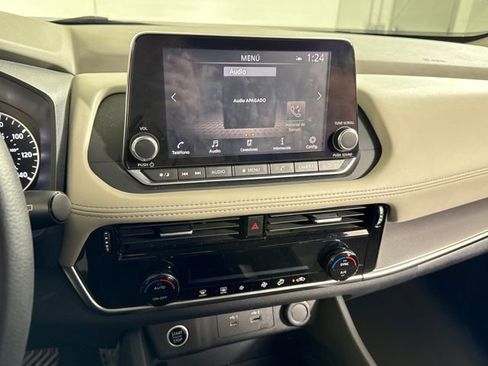 Used 2021 Nissan Rogue SV image 22