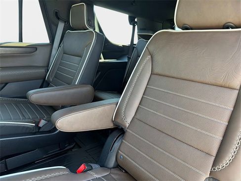 New 2026 GMC Yukon Denali Ultimate w/ LPO, Floor Liner Package image 13