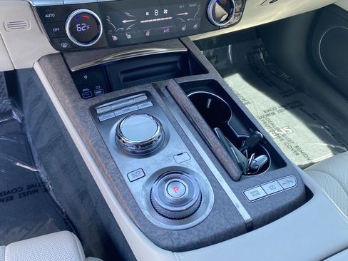 Used 2024 Genesis G80 image 23