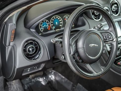 Used 2017 Jaguar XJ R-Sport image 27